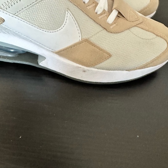 Women’s Nike Air Max - Picture 6 of 12